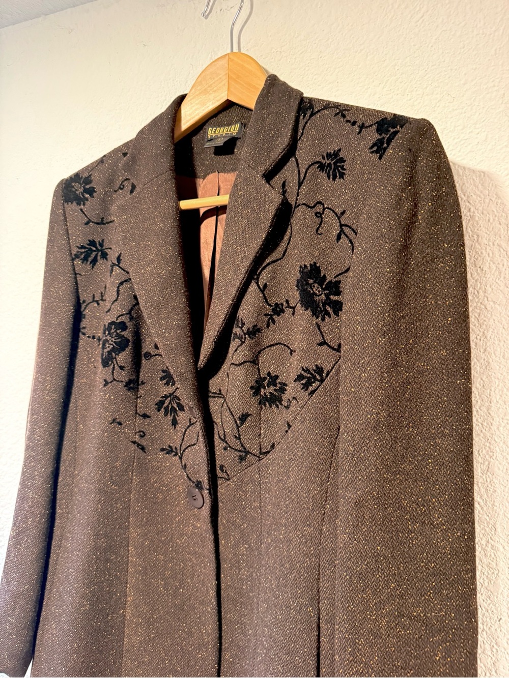 GEORGIOU VINTAGE Womens Long Cut Blazer Coat w/Velvet Appliqué Floral Design